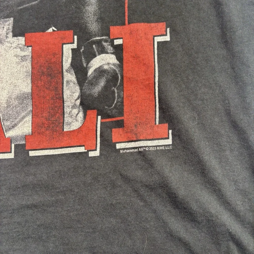 Abercrombie & Fitch Muhammad Ali The Greatest Grey Short Sleeve Graphic Shirt XL